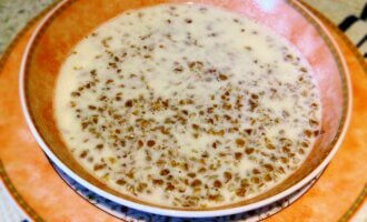 гречана каша на молоці