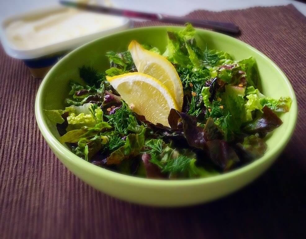 Свіжий салат із салатного листя