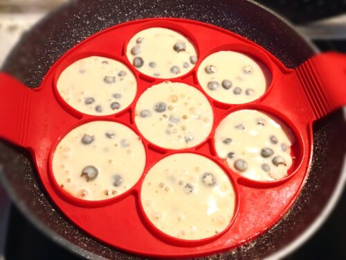 оладки на кефірі на силіконовій формі