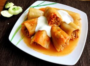 Фарширований перець з м’ясом і рисом