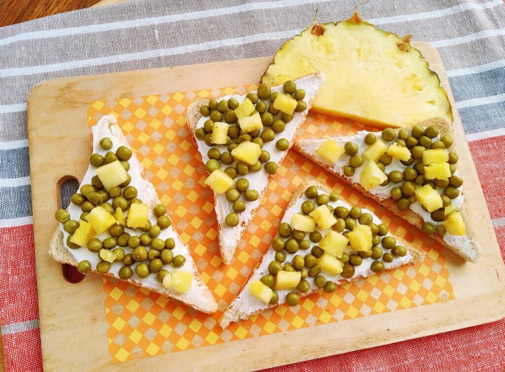 Тости з ананасом