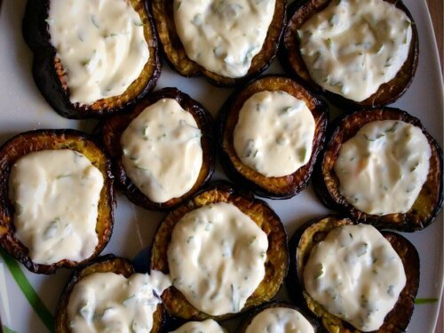 смажені баклажани з часником