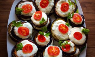 смажені баклажани з часником