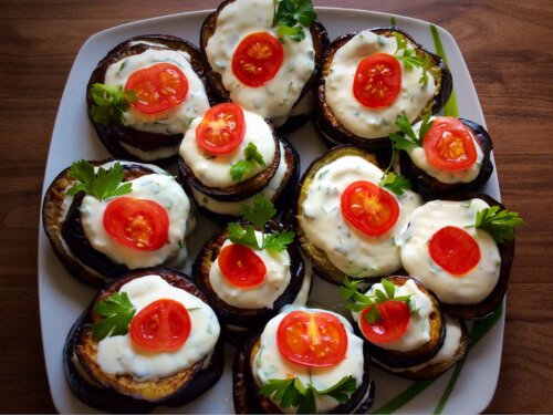 смажені баклажани з часником